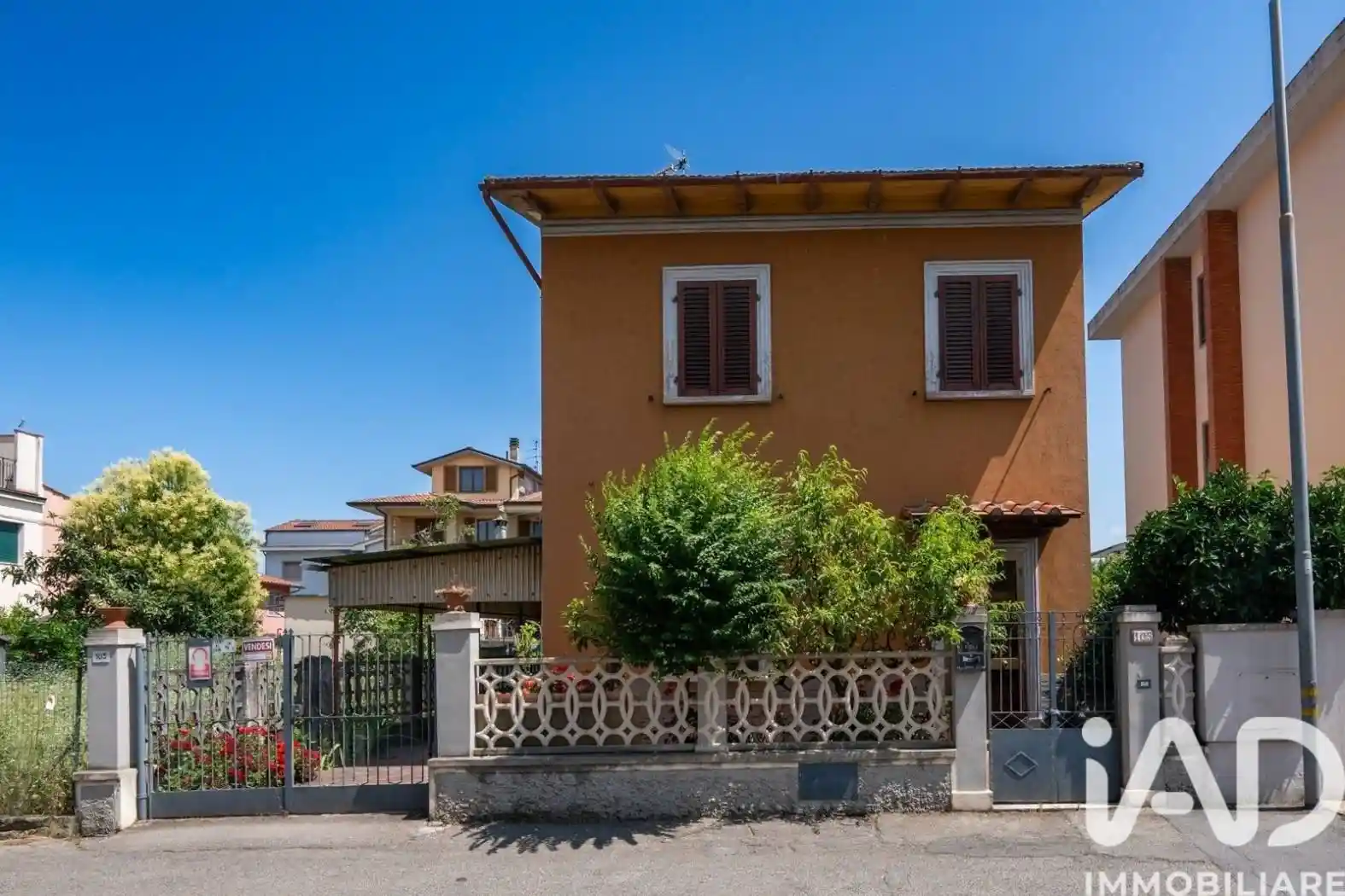 Casa indipendente in vendita a Campi Bisenzio