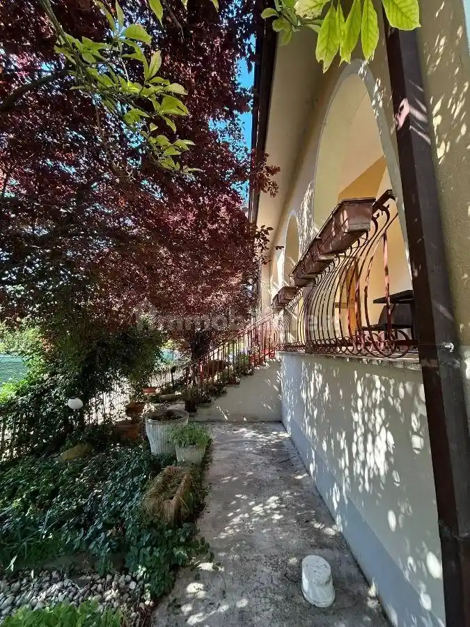 Villa in vendita a Cadelbosco di Sopra