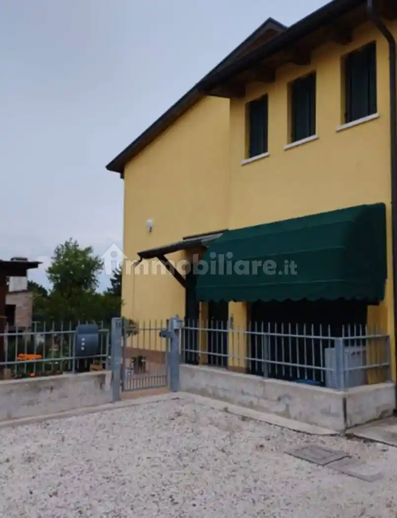 Villa in vendita a Castel d'Ario