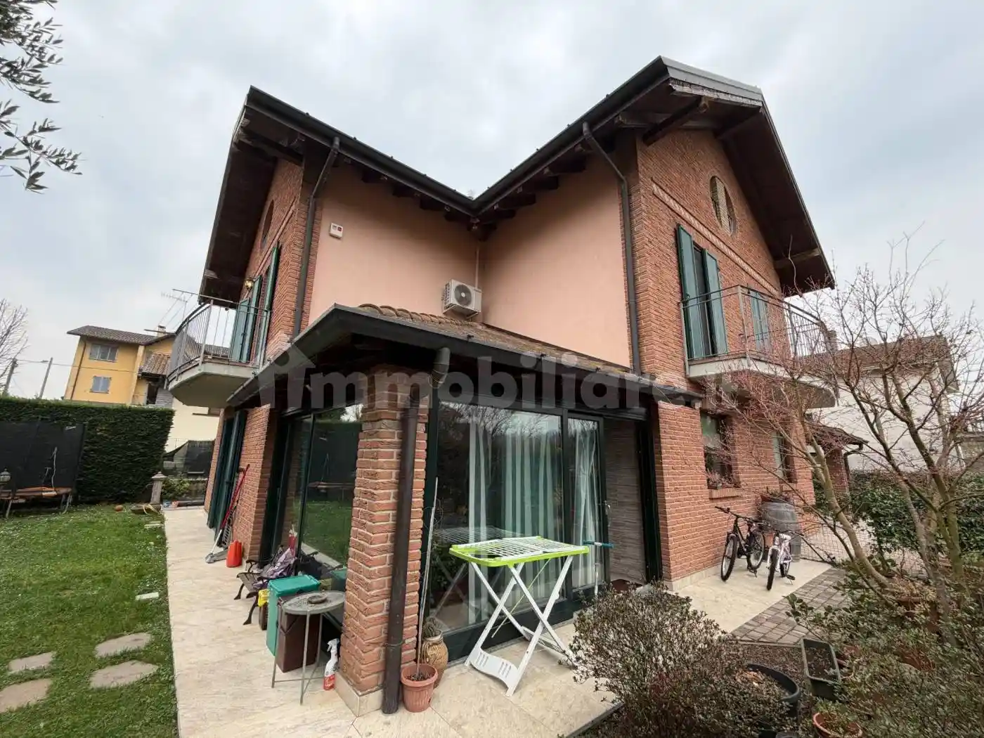 Villa in vendita a Malnate