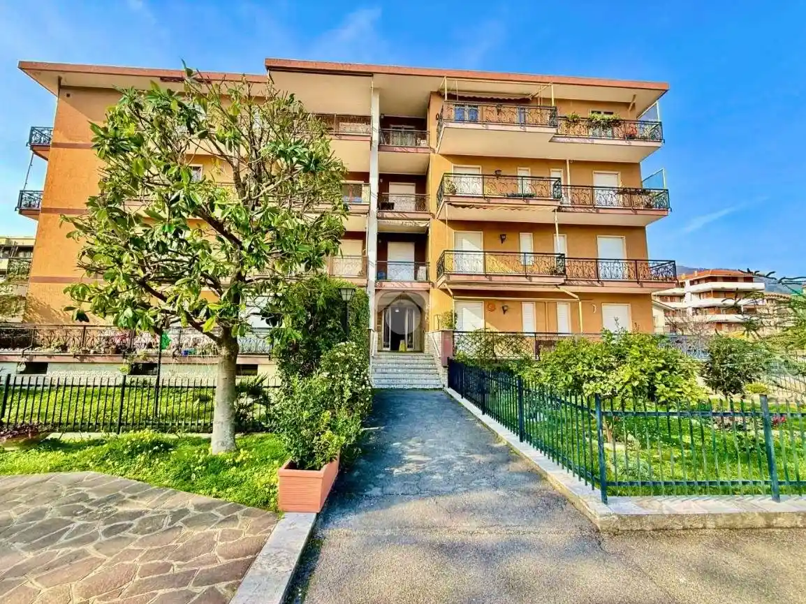 Appartamento in vendita a Andora