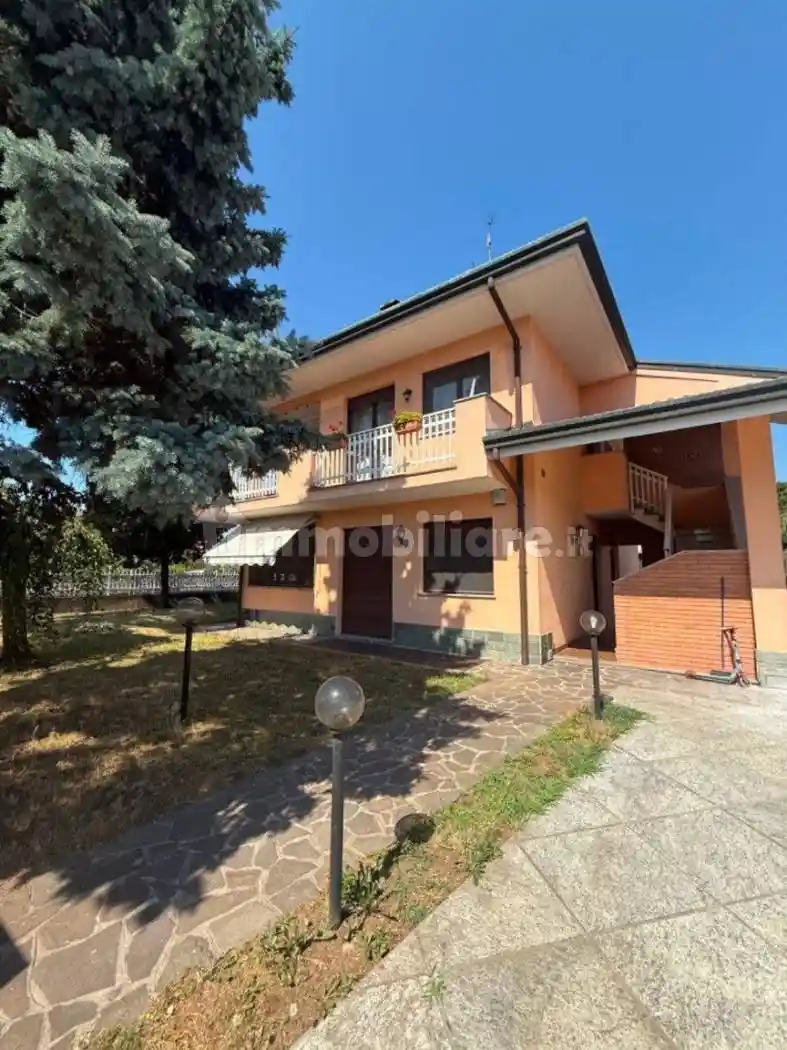 Villa in vendita a Castano Primo