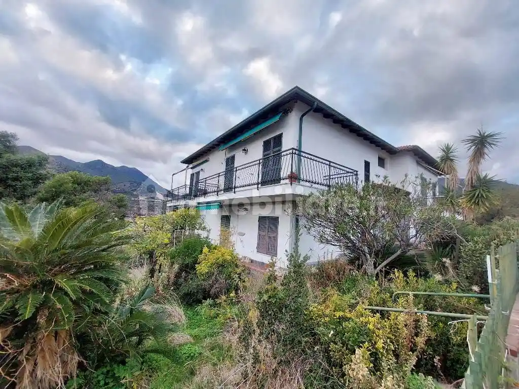 Appartamento in vendita a Borghetto Santo Spirito