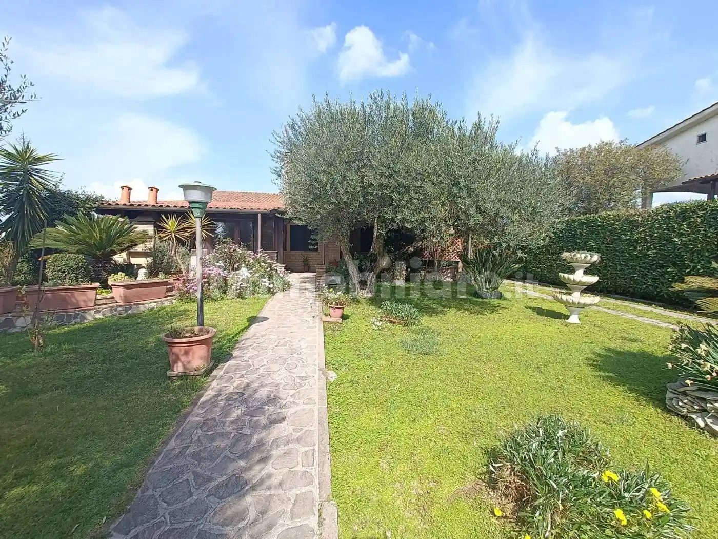 Villa in vendita a Anguillara Sabazia