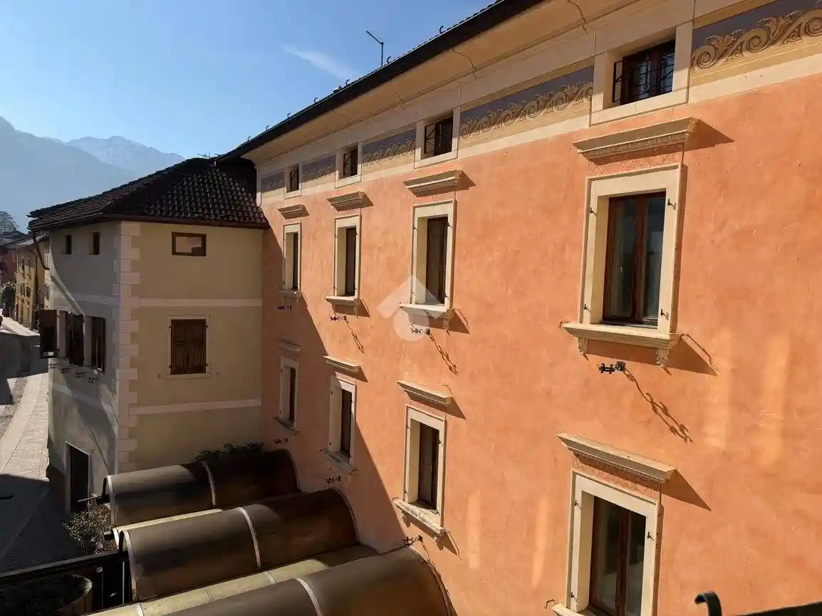 Palazzo - Edificio in vendita a Roncegno Terme