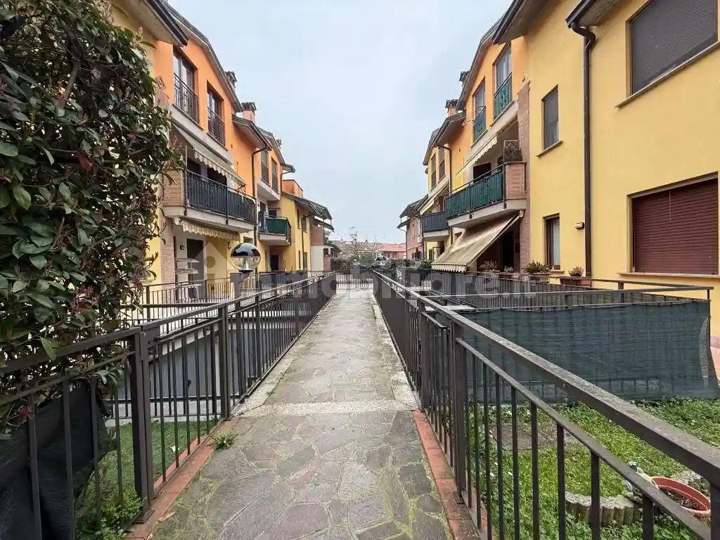 Appartamento in vendita a Zelo Buon Persico