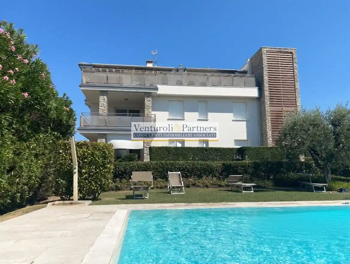Villa in vendita a Manerba del Garda