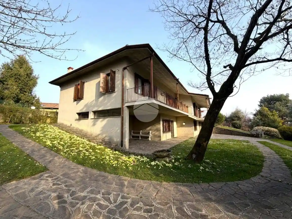 Villa in vendita a Trescore Balneario