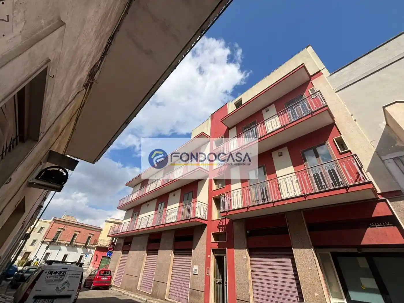 Palazzo - Edificio in vendita a Galatone