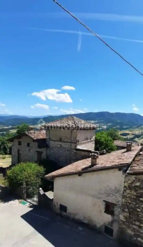 Palazzo - Edificio in vendita a Neviano degli Arduini