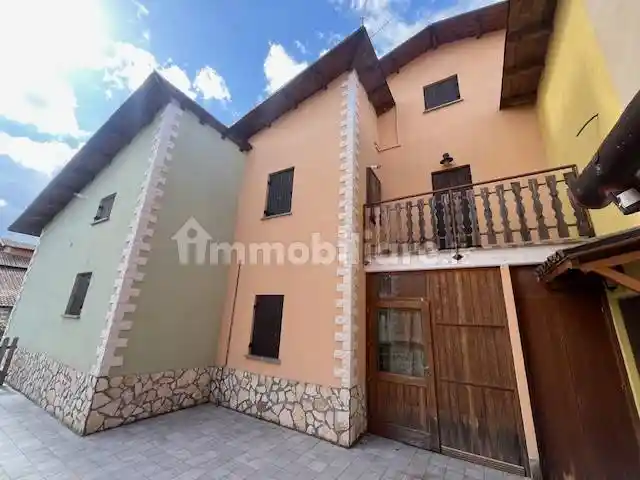 Villa in vendita a Rocca di Mezzo