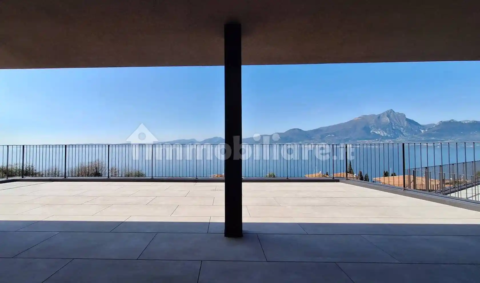 Attico - Mansarda in vendita a Torri del Benaco