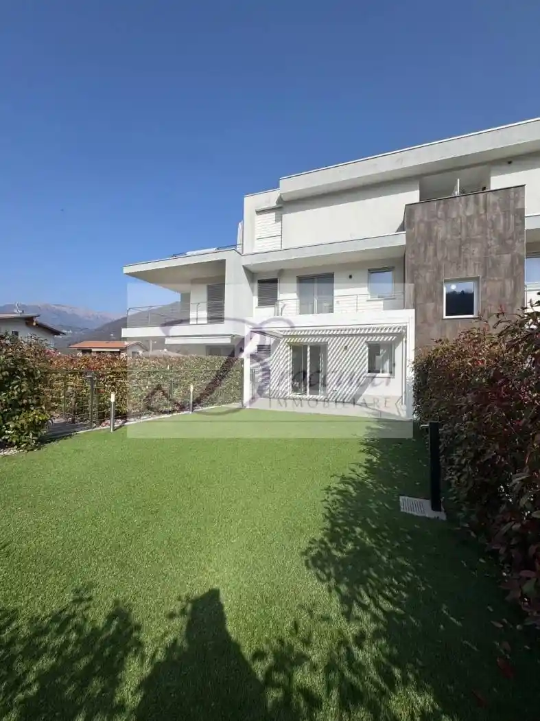 Appartamento in vendita a Lavena Ponte Tresa