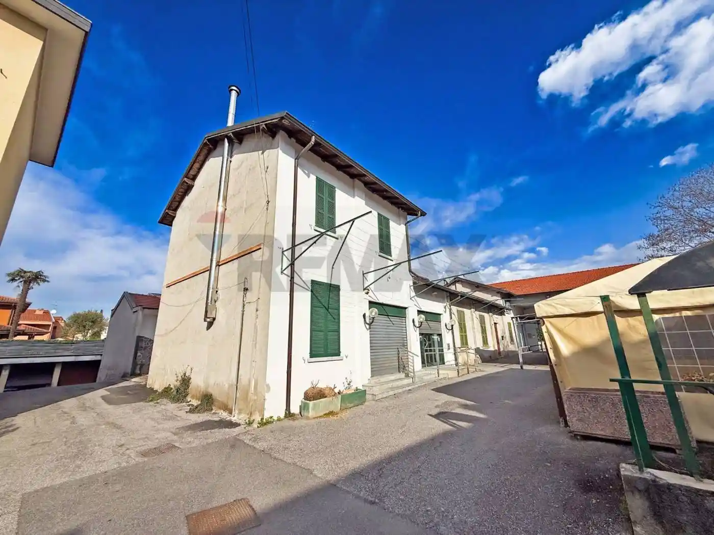 Palazzo - Edificio in vendita a Carnate