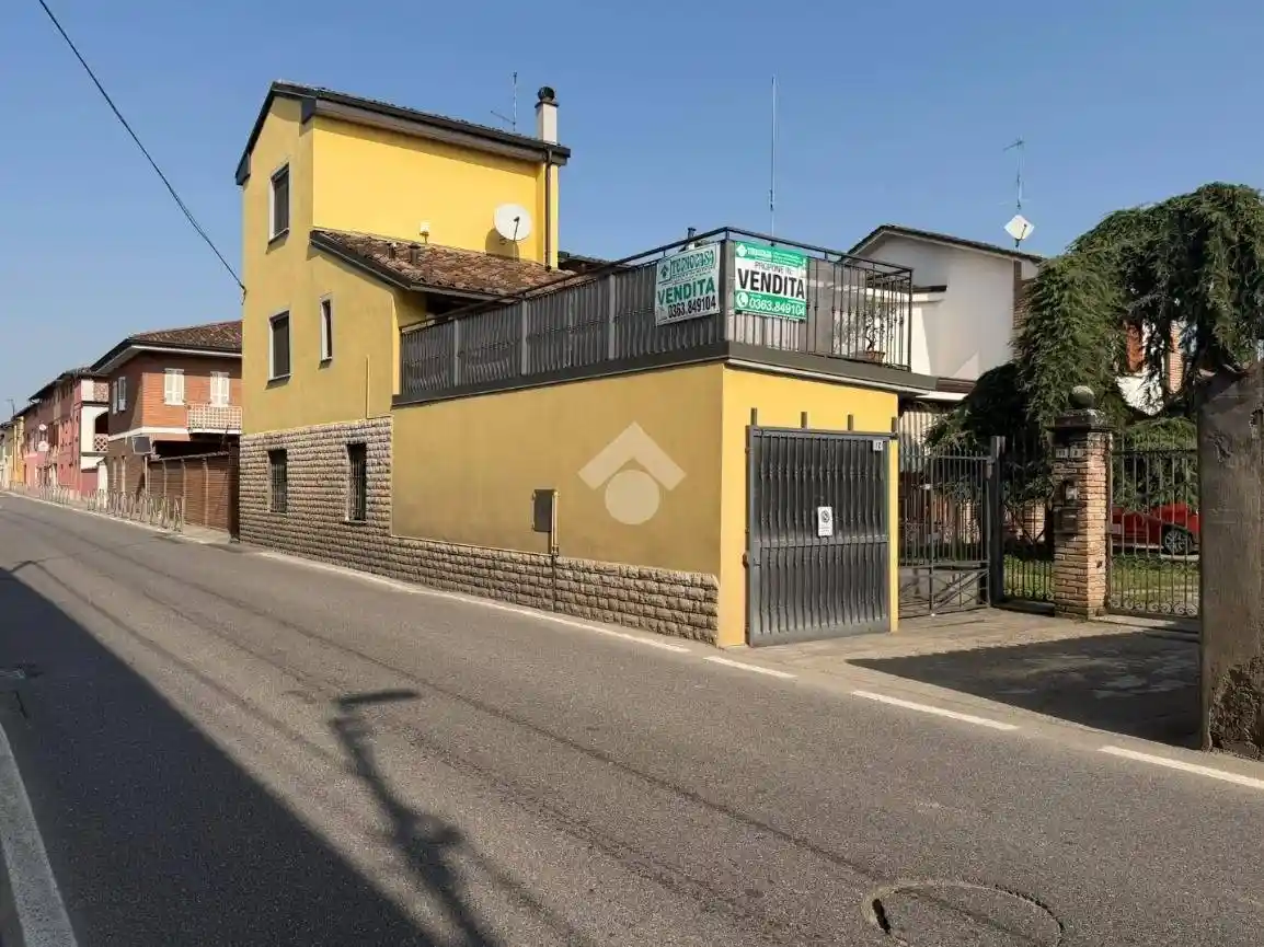 Casa indipendente in vendita a Cremosano