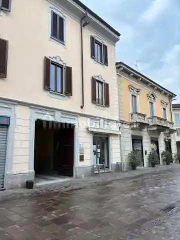 Appartamento in affitto a Villasanta