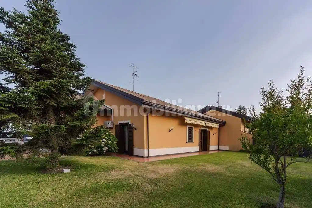 Villa in vendita a Pedara