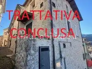 Casa indipendente in vendita a Rocca di Mezzo