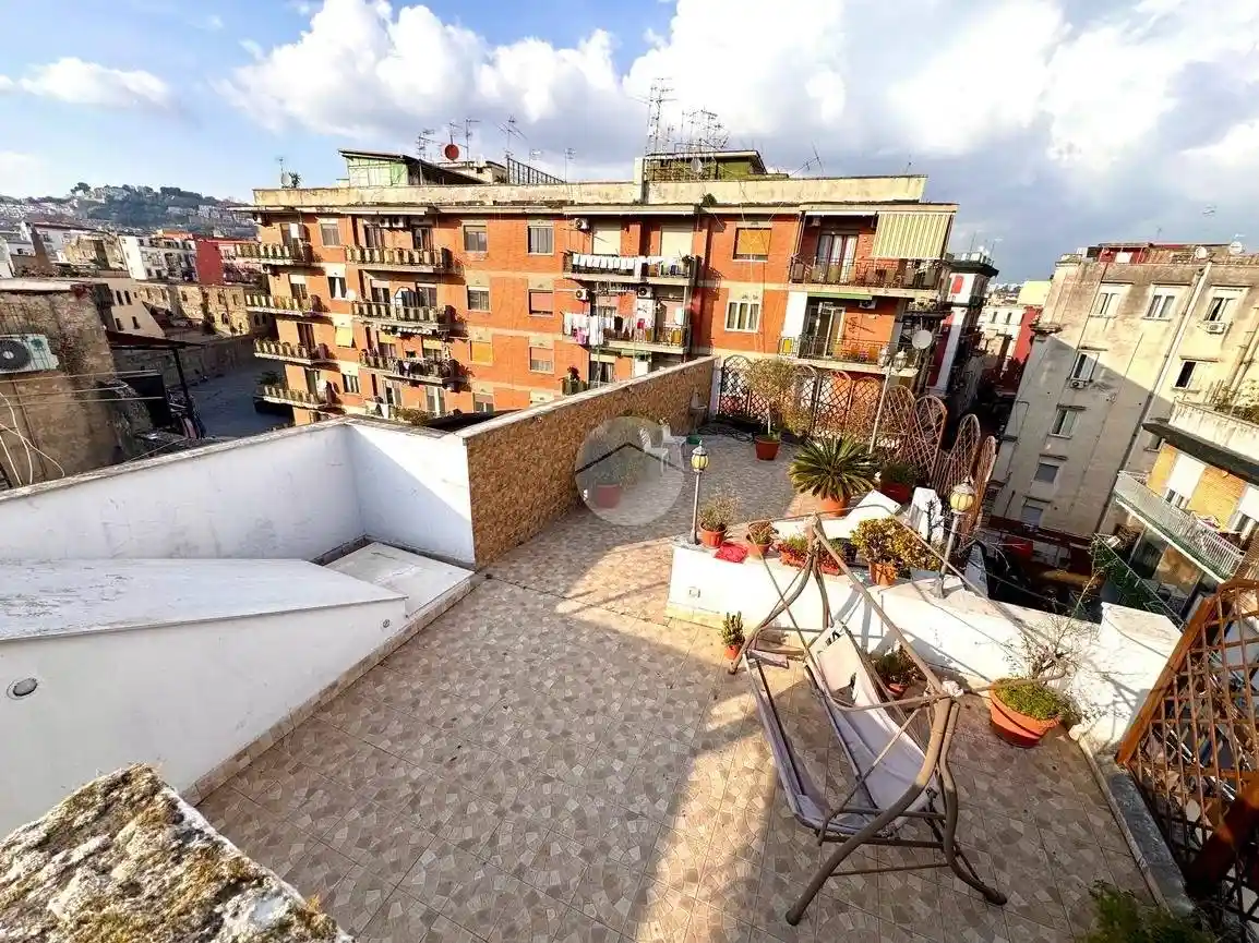 Appartamento in vendita a Napoli