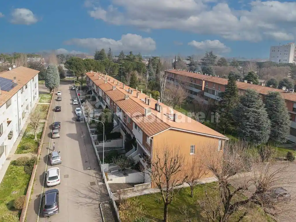 Casa indipendente in vendita a Imola