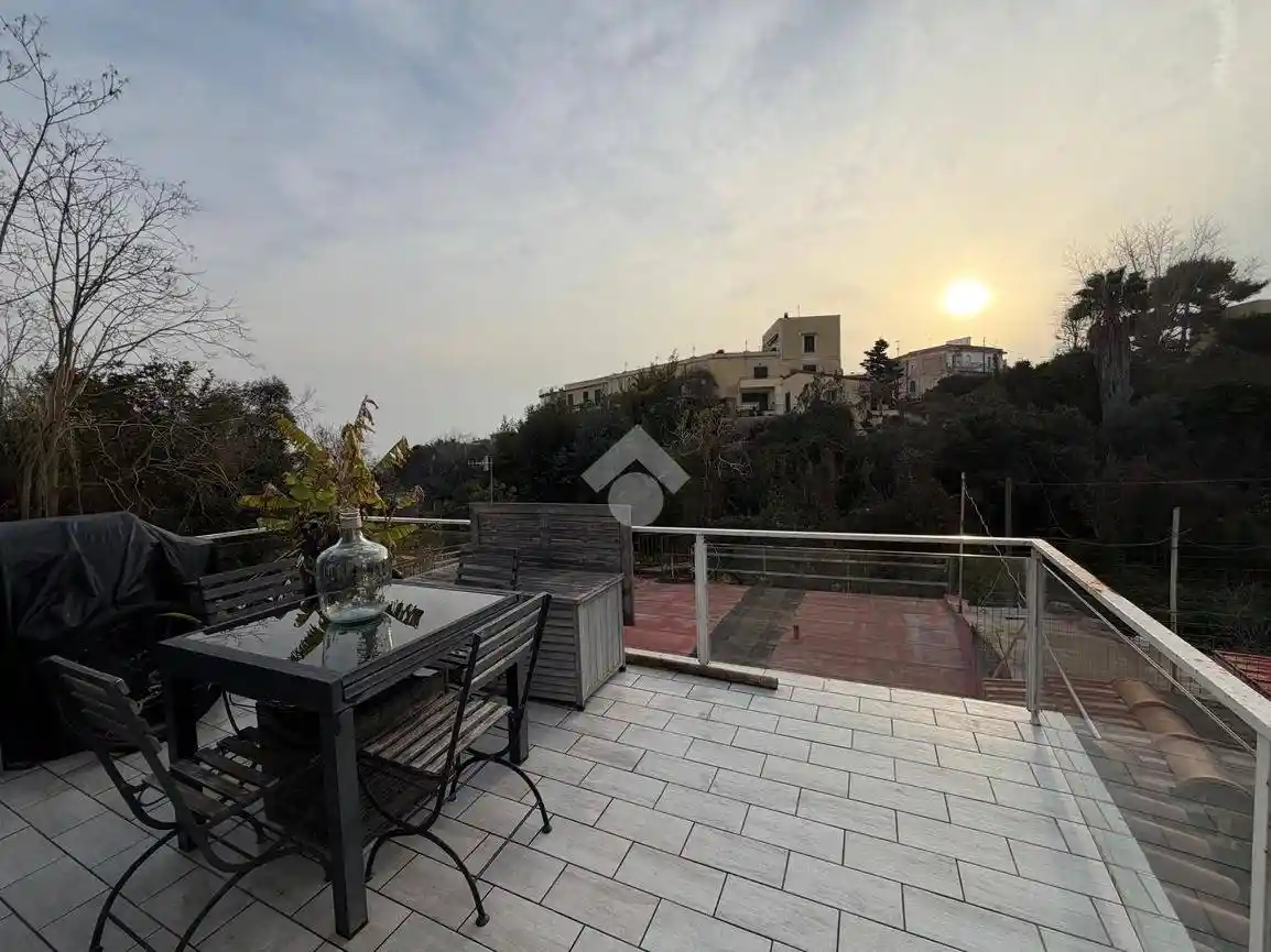 Appartamento in vendita a Napoli