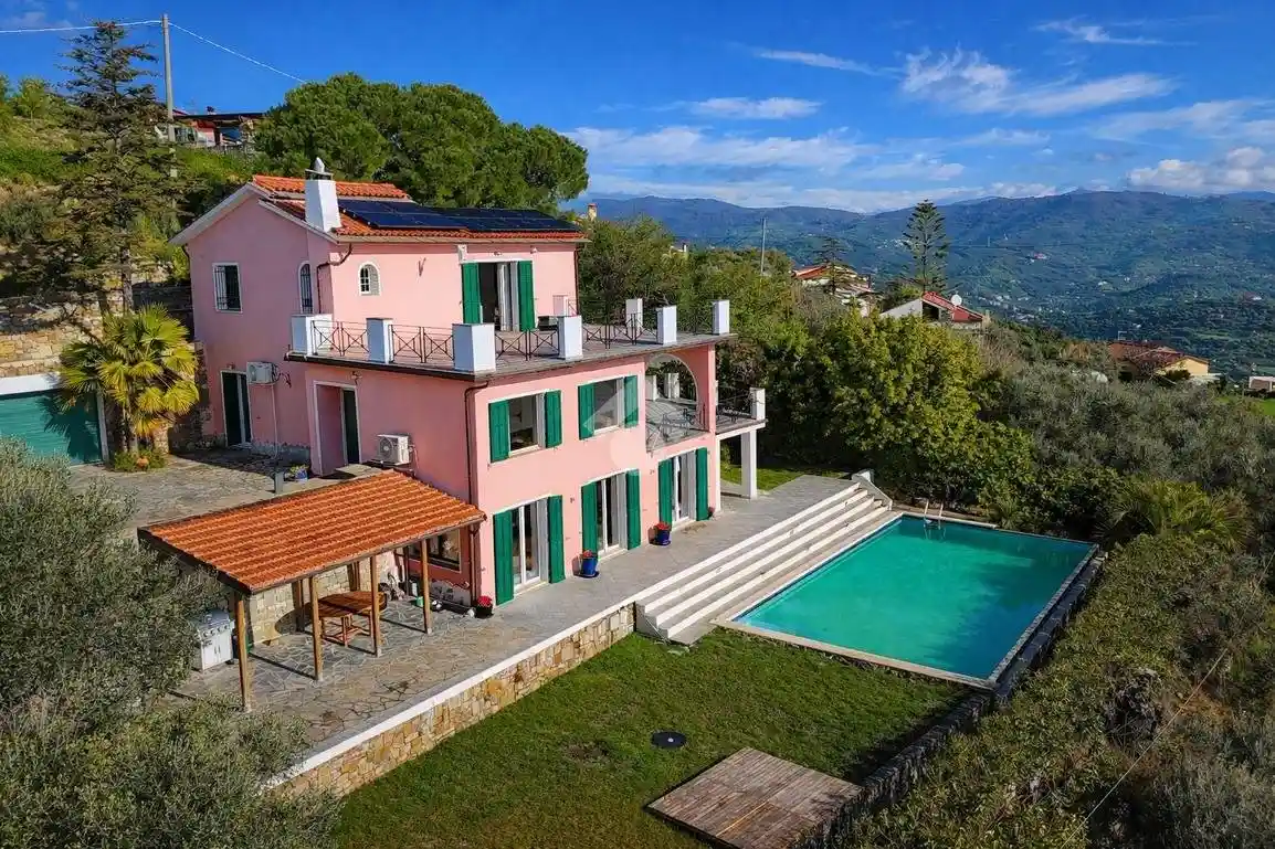 Villa in vendita a Imperia
