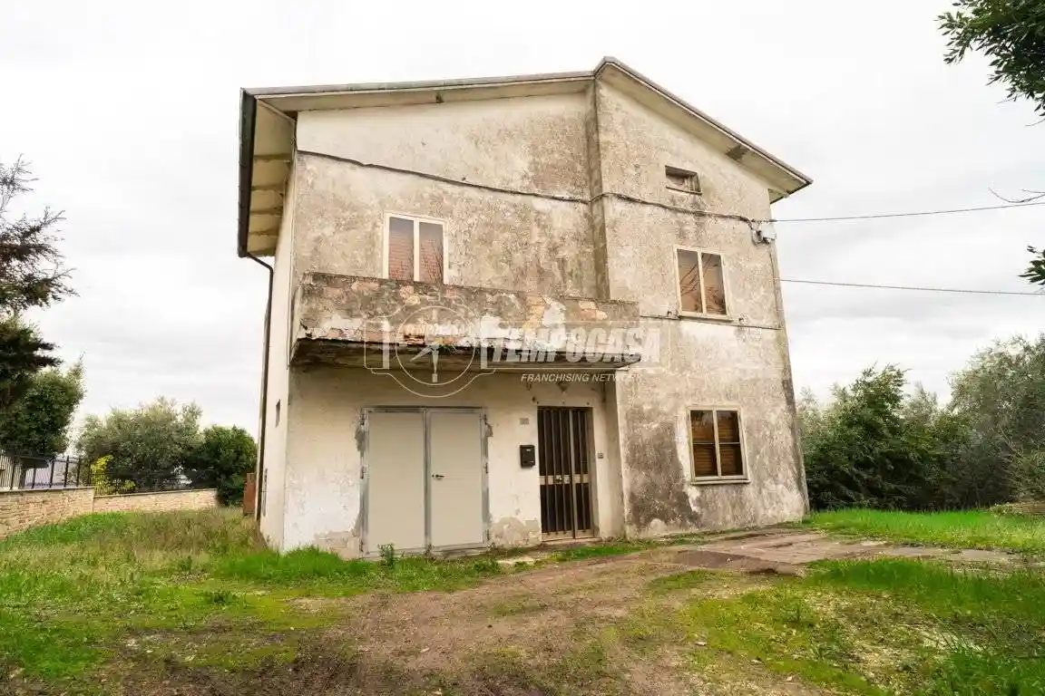 Casa indipendente in vendita a Terre Roveresche