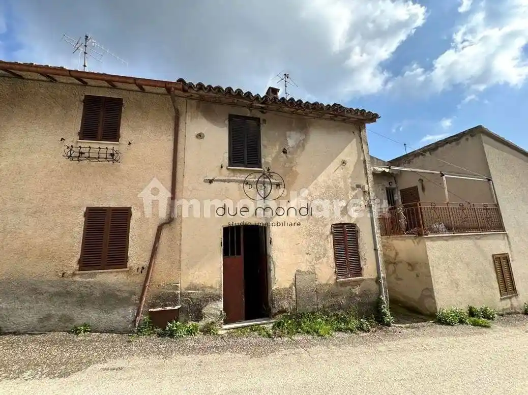 Casa indipendente in vendita a Spoleto