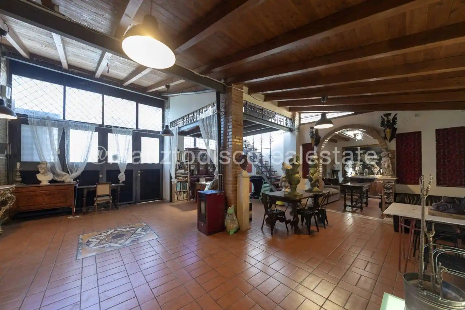 Palazzo - Edificio in vendita a Roma