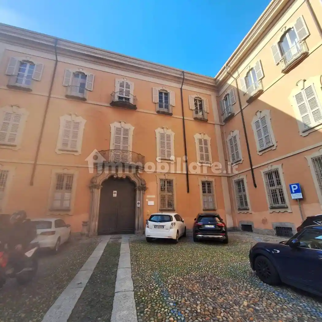 Appartamento in affitto a Pavia