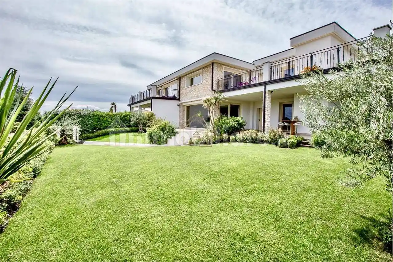 Appartamento in vendita a Padenghe sul Garda