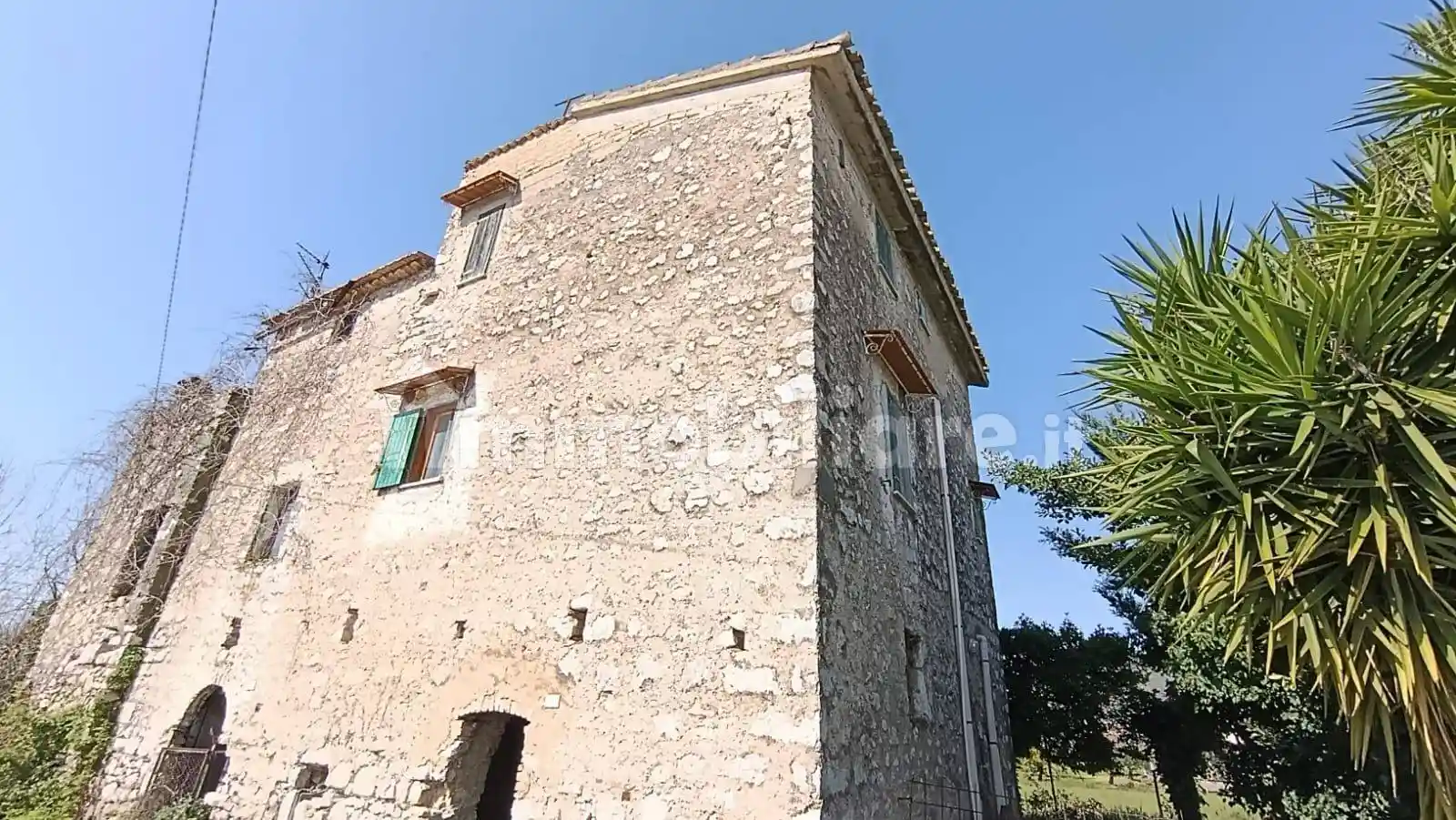 Casa indipendente in vendita a Santi Cosma e Damiano