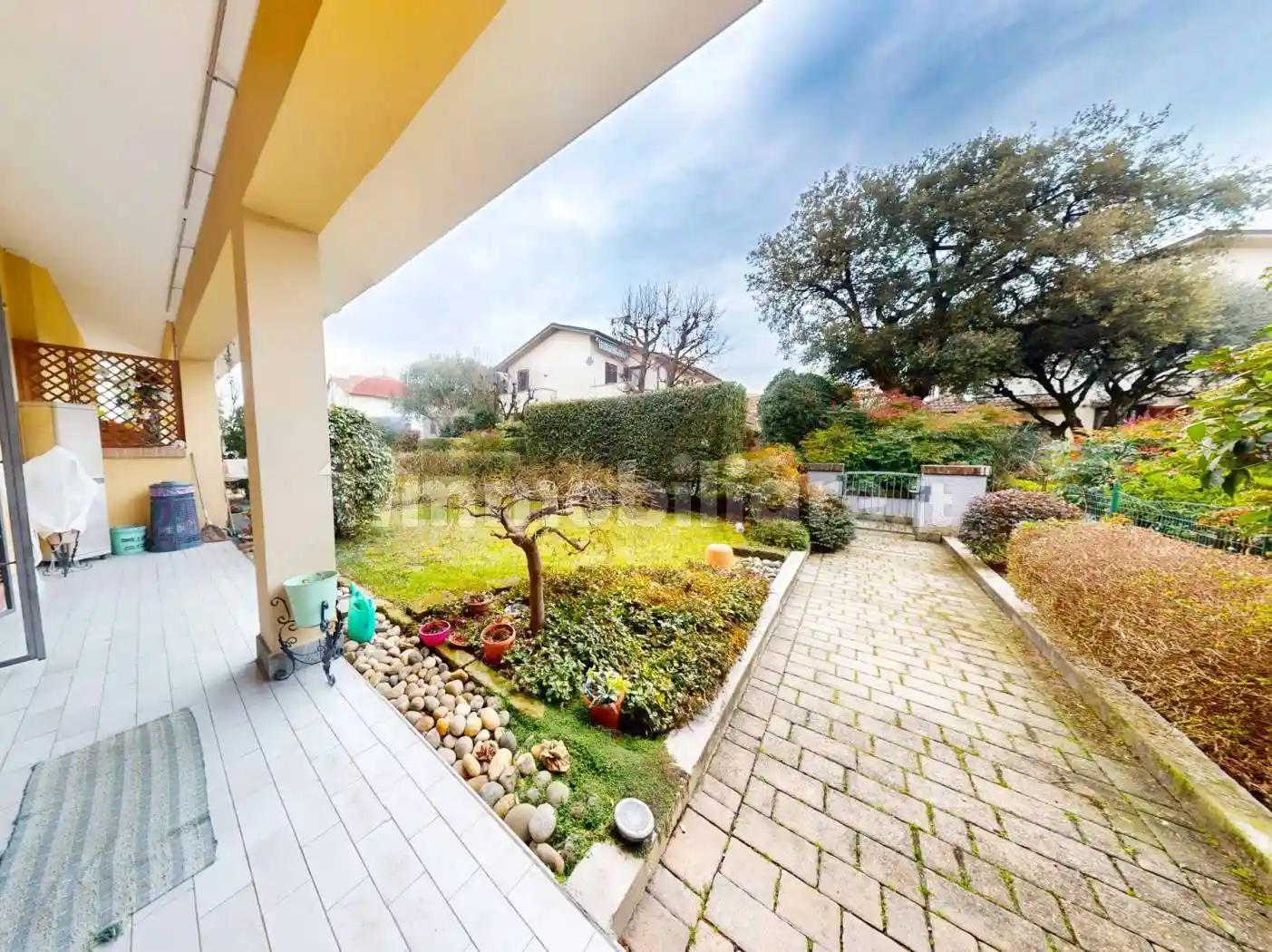 Villetta a schiera in vendita a Lomagna