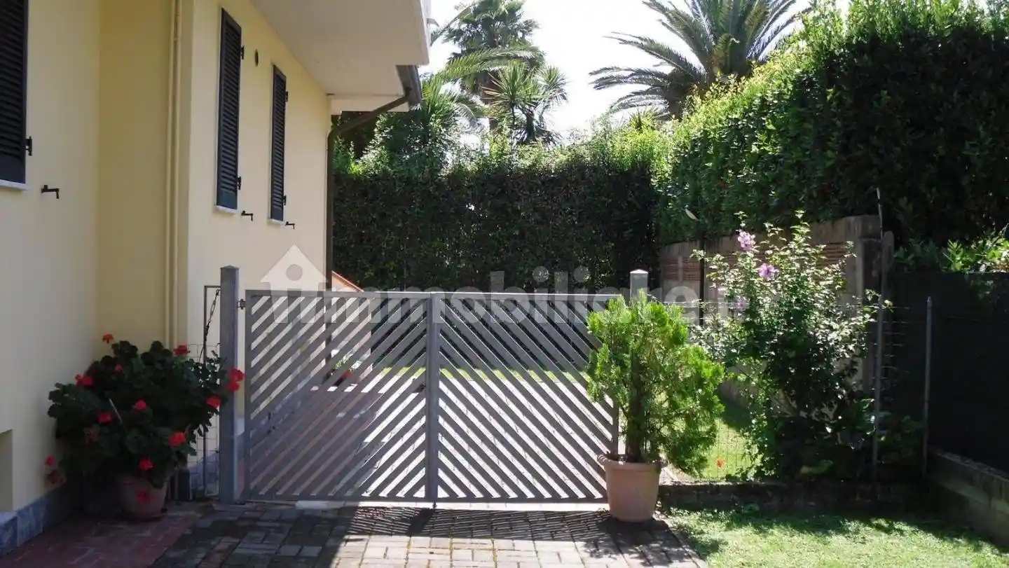 Villetta a schiera in affitto a Massa