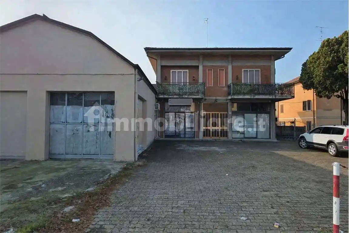 Casa indipendente in vendita a Reggio Emilia