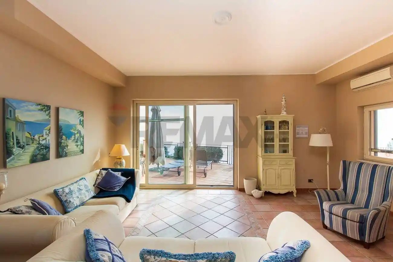 Appartamento in vendita a Acireale