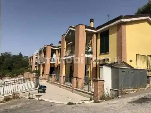 Appartamento in vendita a Stroncone