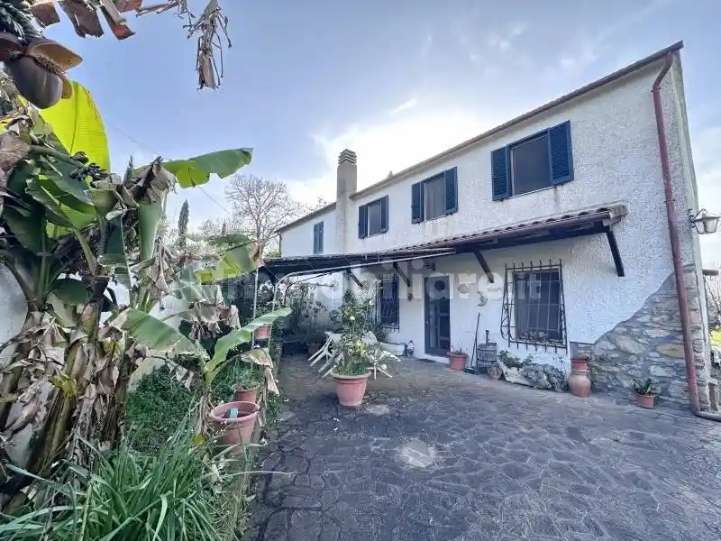 Casa indipendente in vendita a Gavorrano