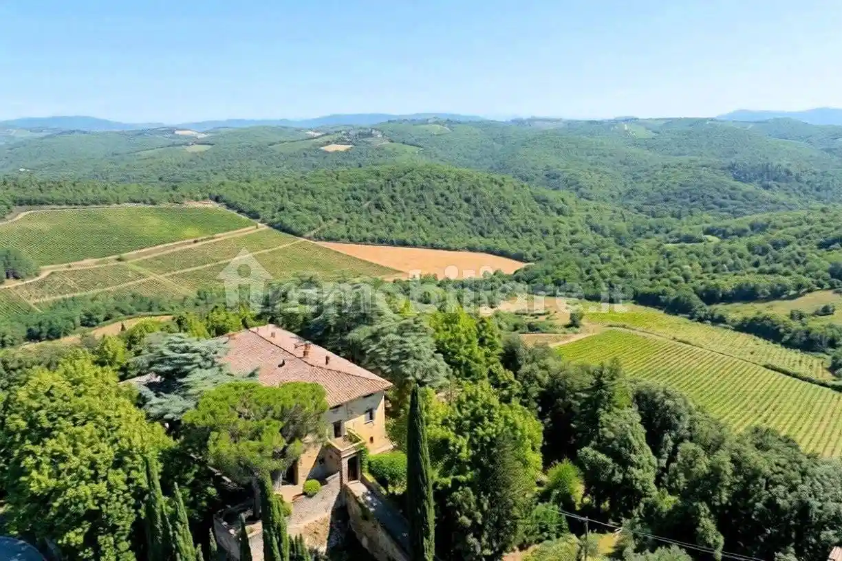 Rustico - Casale in vendita a Siena