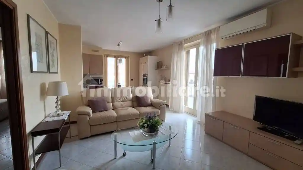 Appartamento in affitto a Rovato