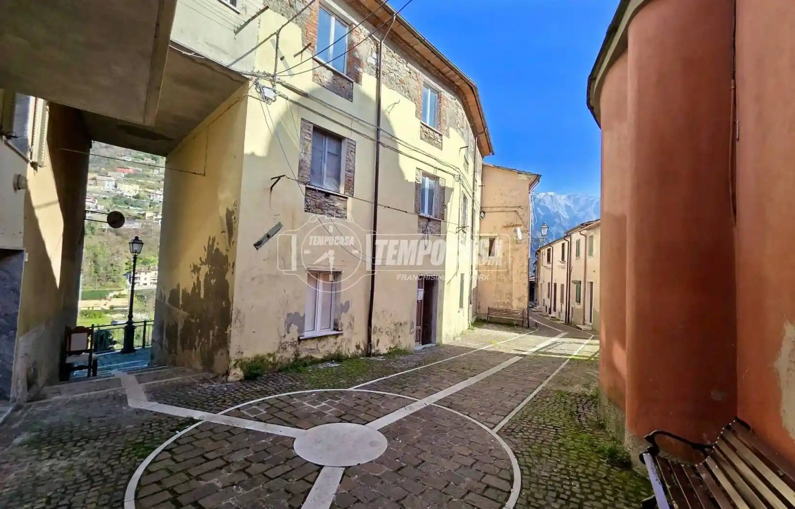 Palazzo - Edificio in vendita a Massa