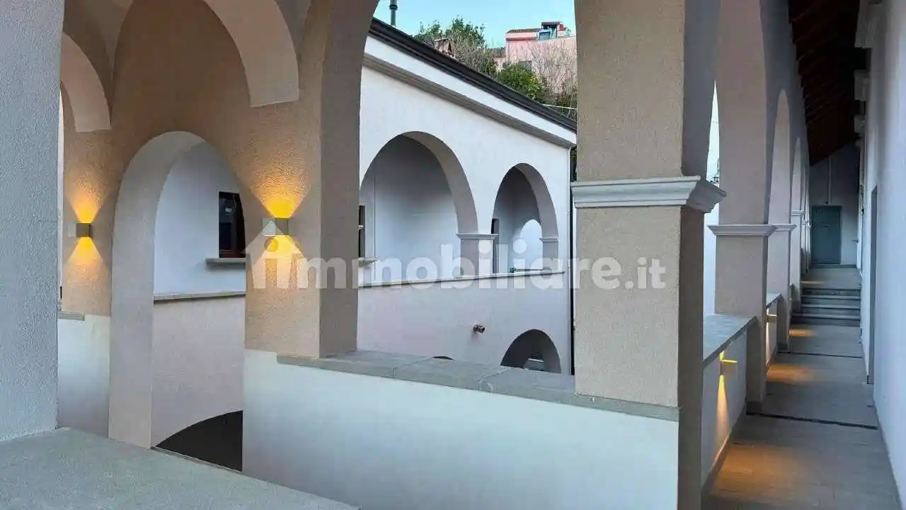 Palazzo - Edificio in vendita a Baronissi