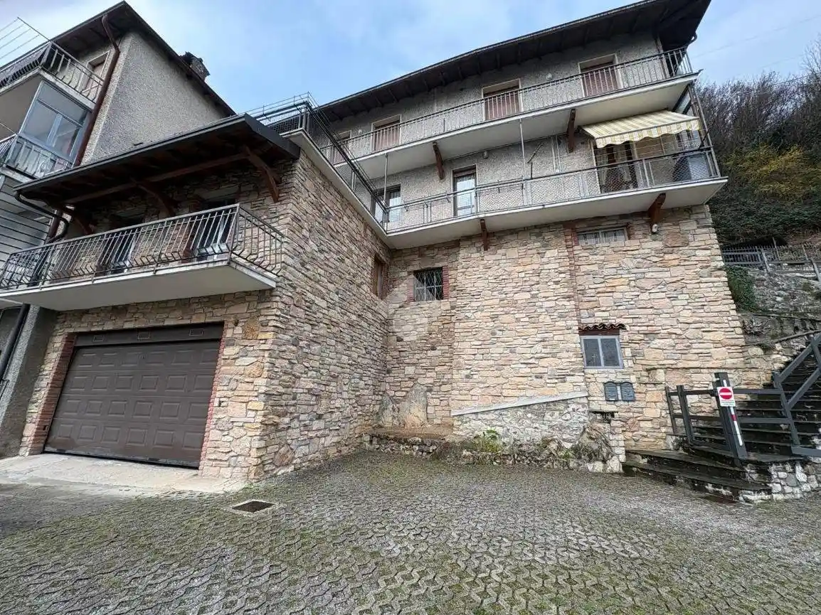 Appartamento in vendita a Villa d'Almè