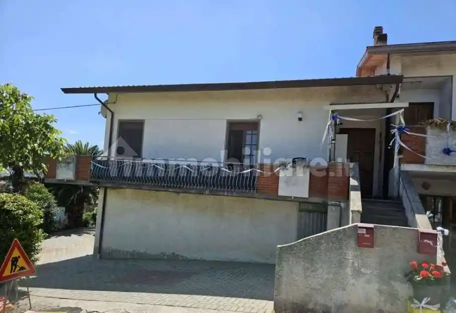 Villa in vendita a Montecalvo in Foglia