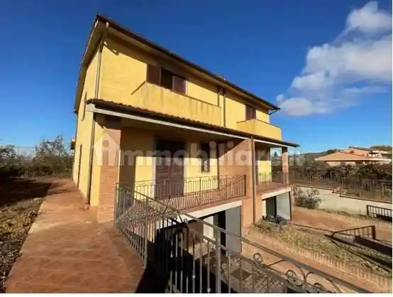 Casa indipendente in vendita a Montegabbione