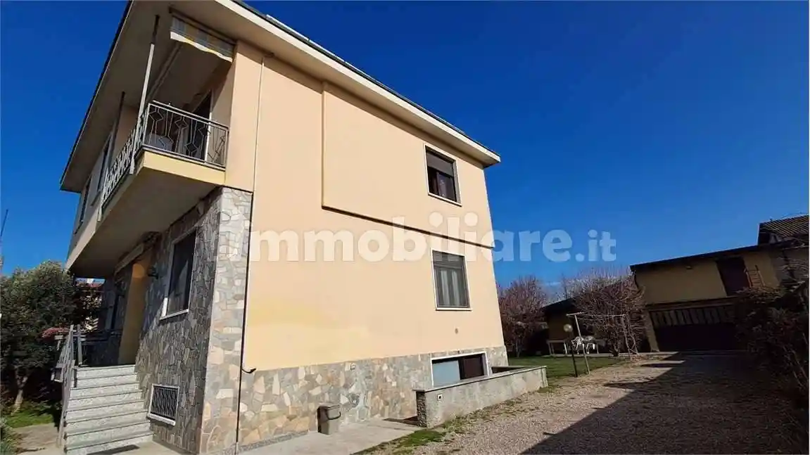 Villa in vendita a Busto Garolfo