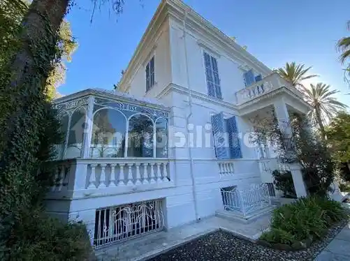 Villa in vendita a Ospedaletti