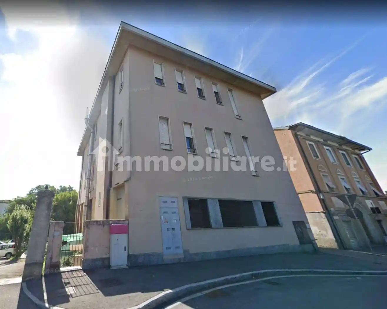 Palazzo - Edificio in vendita a Erba