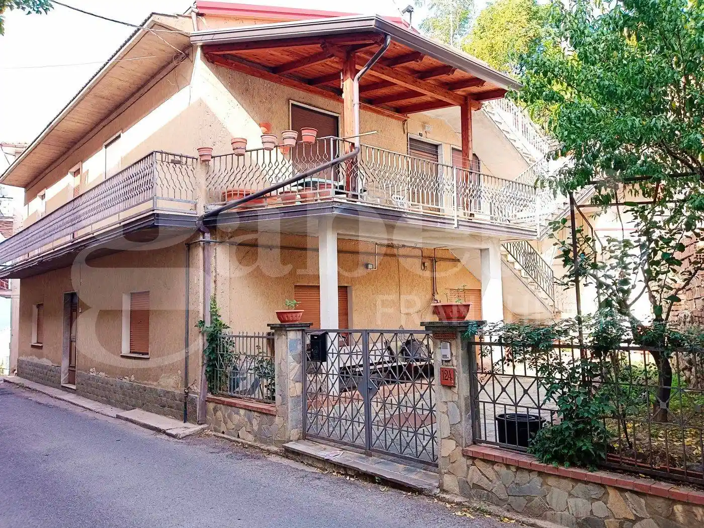Casa indipendente in vendita a Luzzi