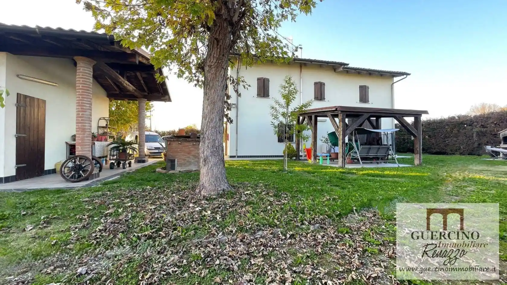 Villa in vendita a Cento